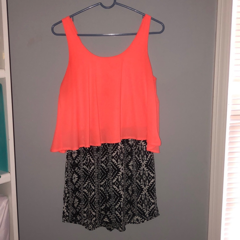 Super cute romper !